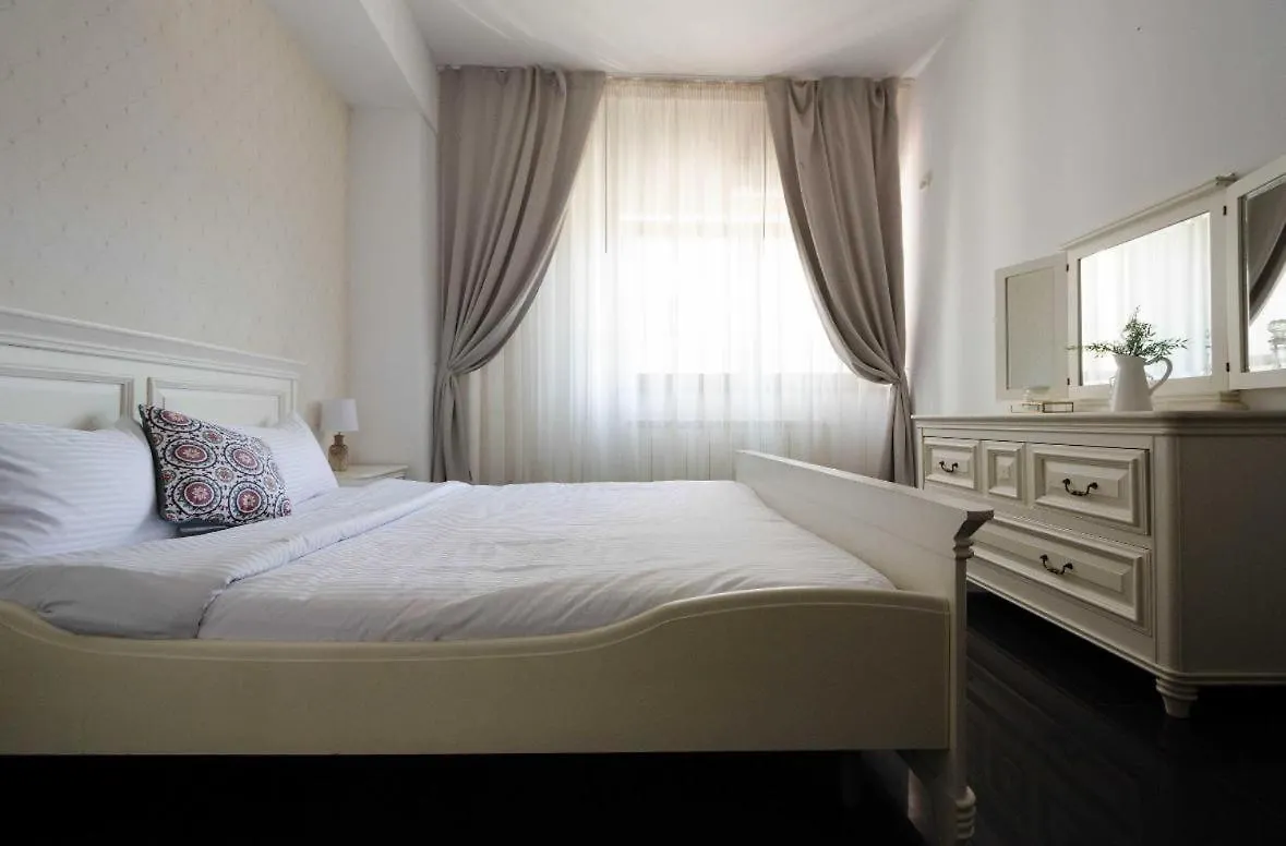 Appartement Big Apt With 3 Bdrm Ultracentral Boekarest
