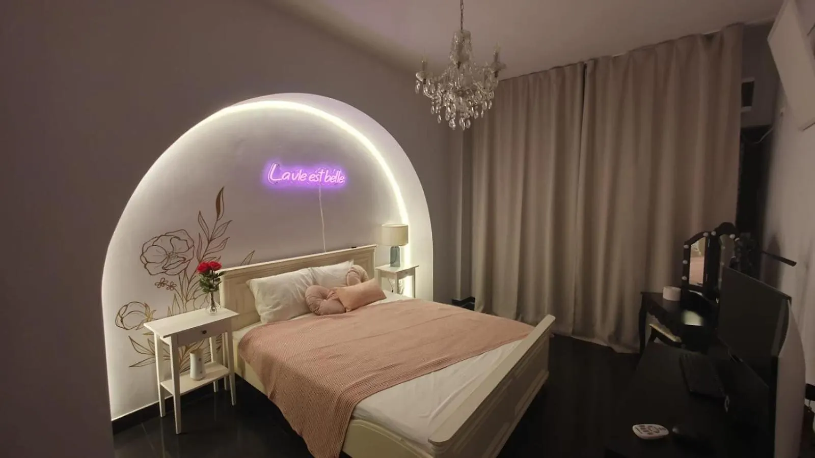 Big Apt With 3 Bdrm Ultracentral Boekarest 0*,