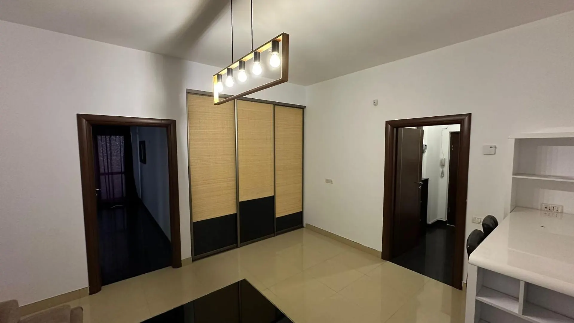 Appartement Big Apt With 3 Bdrm Ultracentral Boekarest
